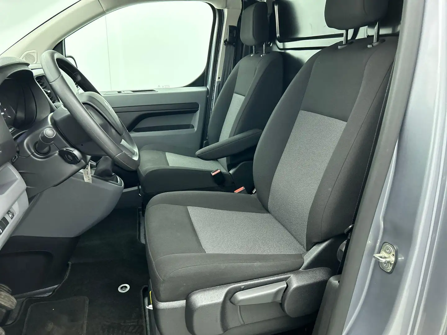 Peugeot Expert 1.5 BlueHDI 100 Standard Premium Airco Cruise Cont Grau - 2