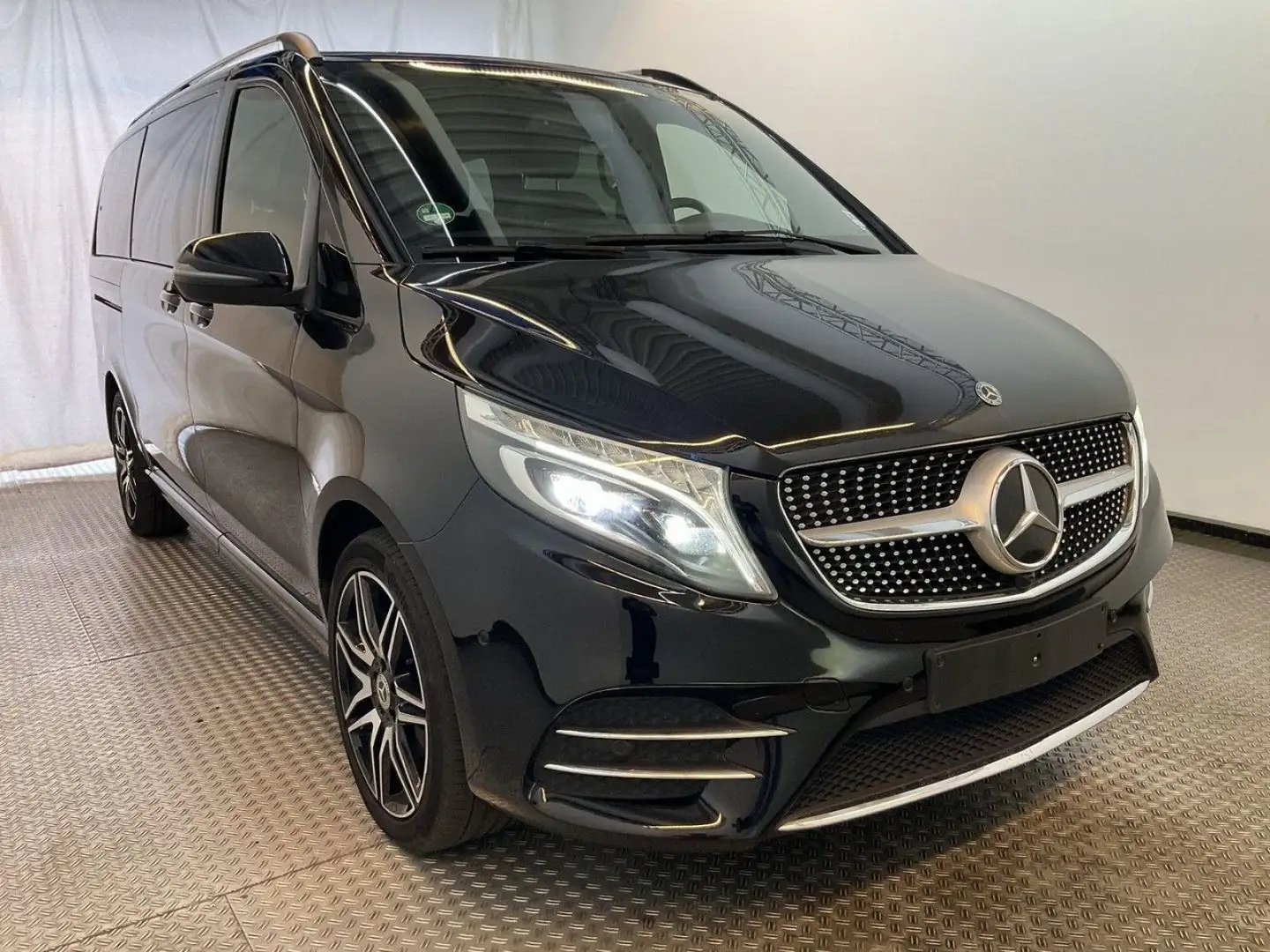 Mercedes-Benz V 300 d 4Matic lang - AMG LINE / LED / KAMERA Nero - 2