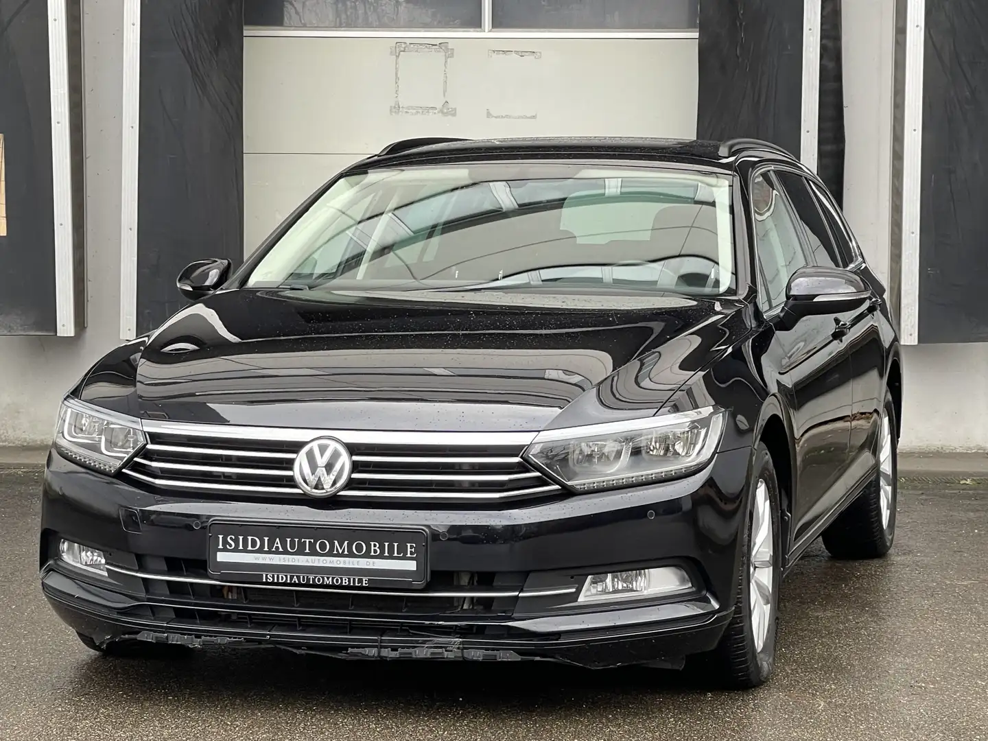 Volkswagen Passat Comfortline DSG LED Navi ACC Sitzheizung Schwarz - 1
