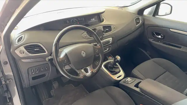 Renault Scenic view 8