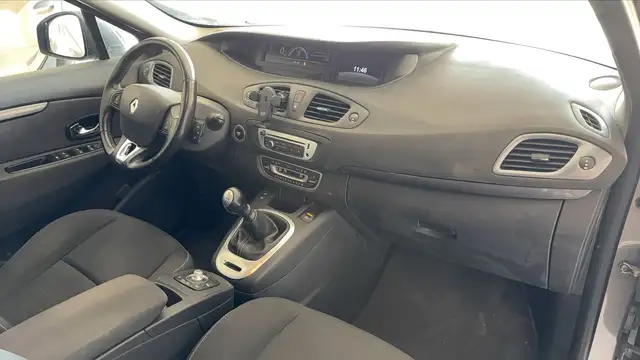 Renault Scenic view 10