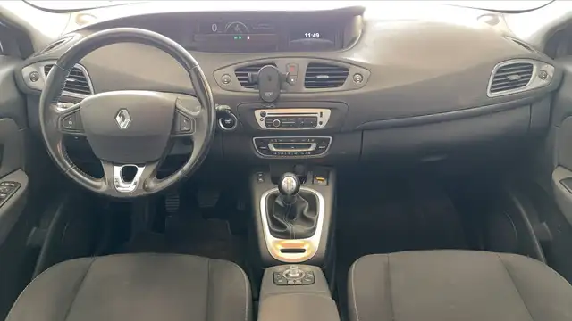 Renault Scenic view 11