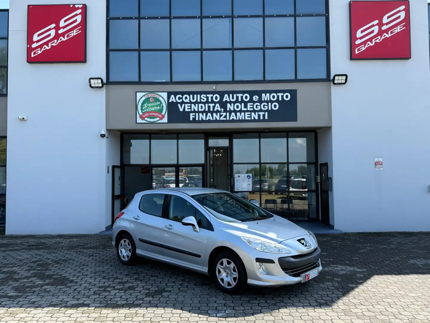 Peugeot 308 308 1.6 VTi 120CV 5p. Premium Grijs - 1