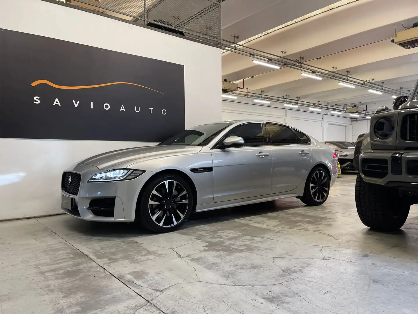 Jaguar XF 2.0 AUTO R-SPORT PERFETTA Silver - 1