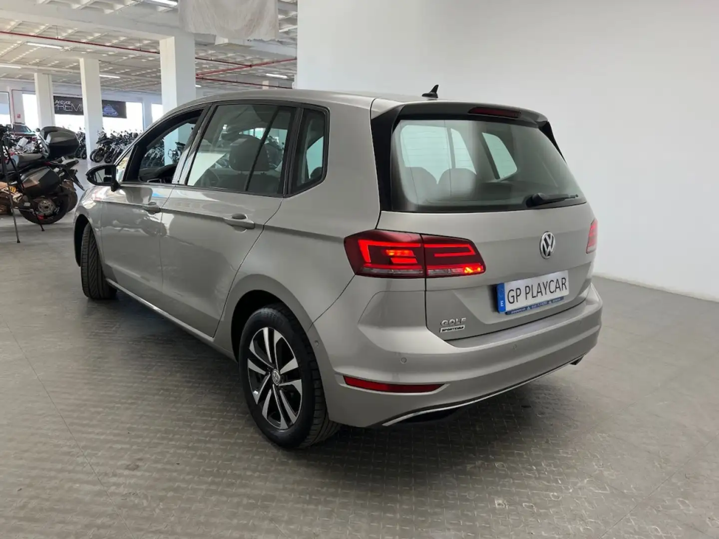 Volkswagen Golf 1.0 TSI Advance 85kW - 2