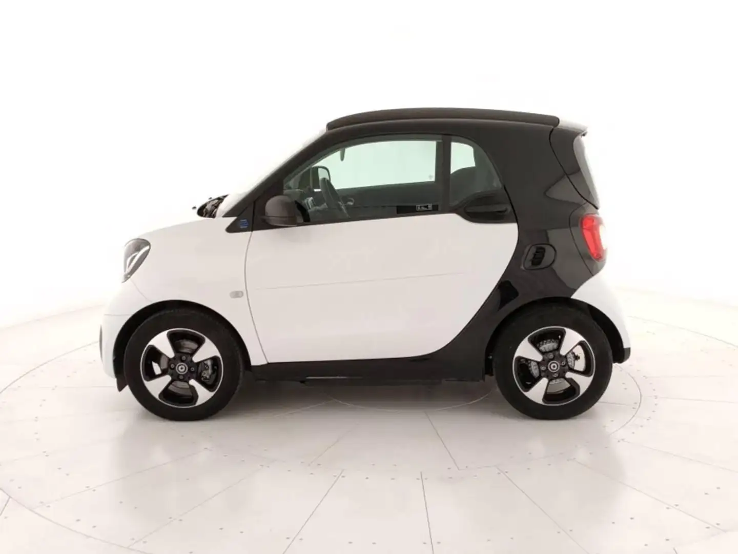 smart forTwo eq Passion 4,6kW Bianco - 2