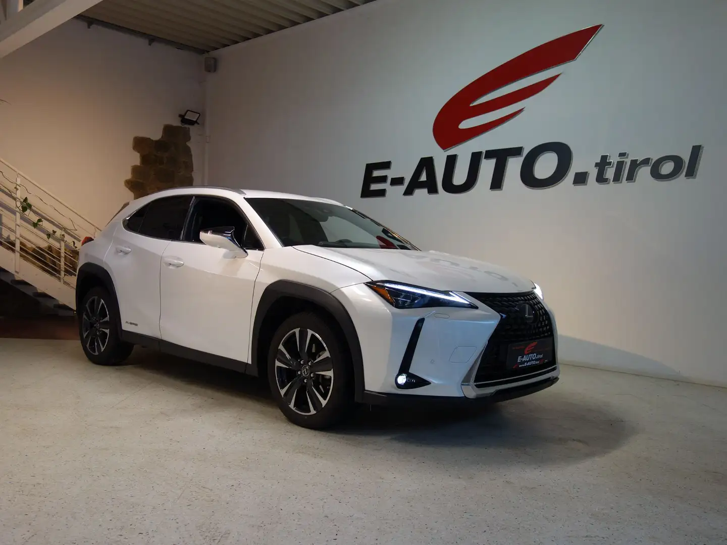 Lexus UX 250h Hybrid Executive *VOLL *ERSTBESITZ *GARANTIE *NEU Weiß - 1