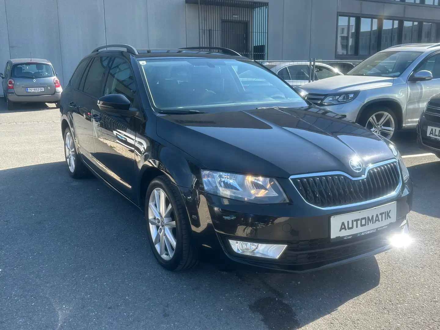Skoda Octavia Combi 1,6 TDI Style DSG Schwarz - 1