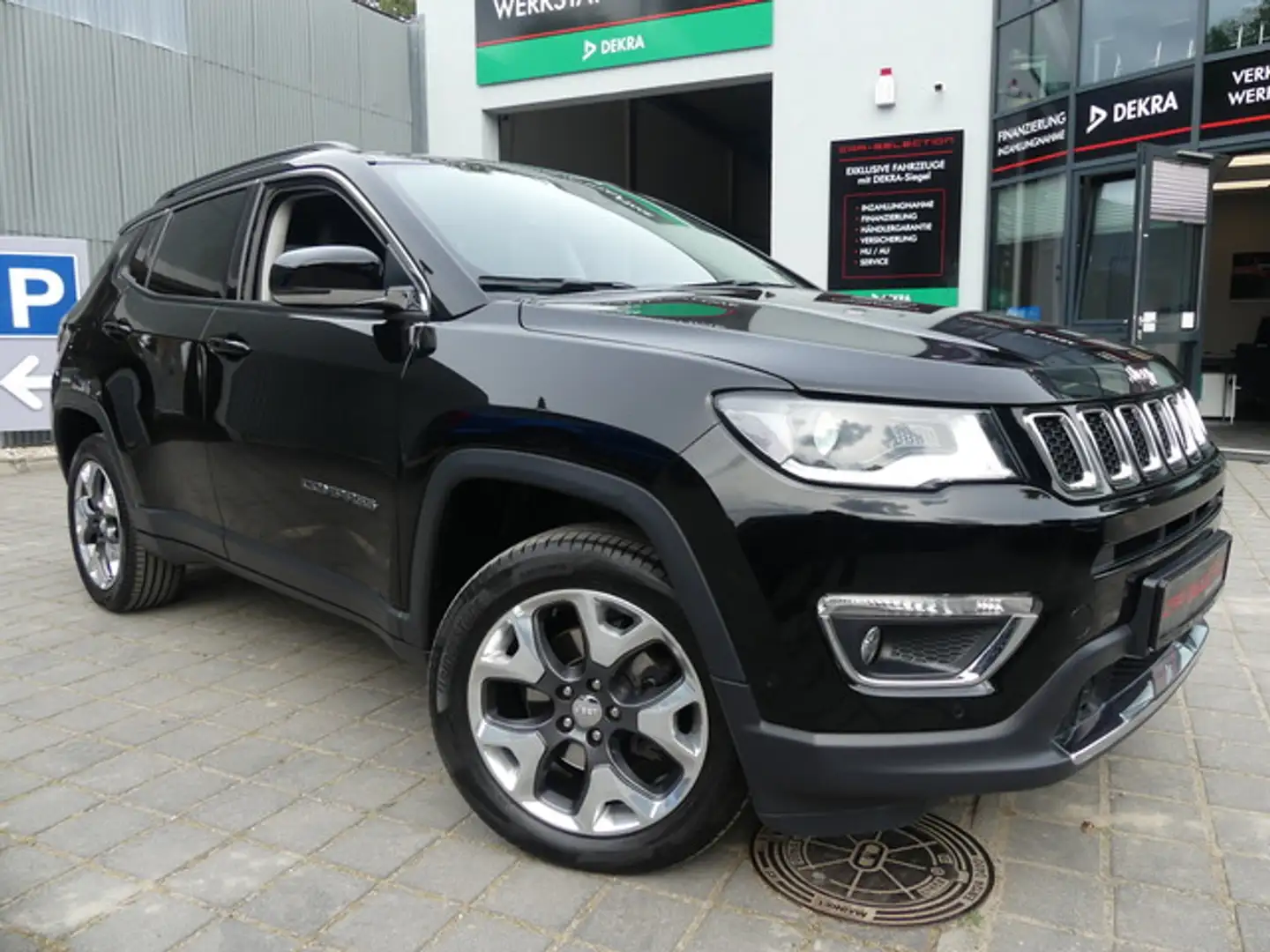 Jeep Compass 1.4 M-Air Limited 4WD ACC/LED/KAM/NAVI Schwarz - 1