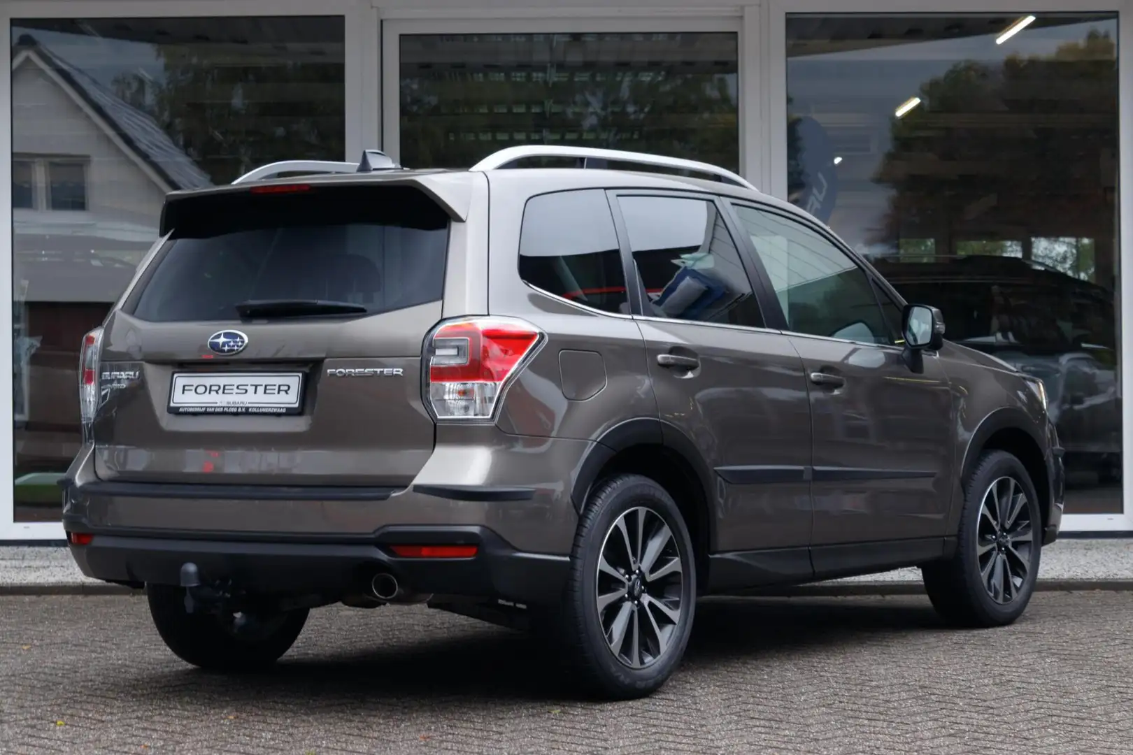 Subaru Forester 2.0 CVT Premium | Eyesight | Trekhaak | Bruin - 2