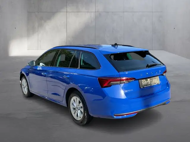 Skoda Octavia view 3