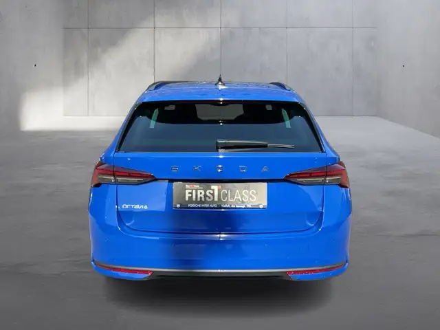 Skoda Octavia view 4