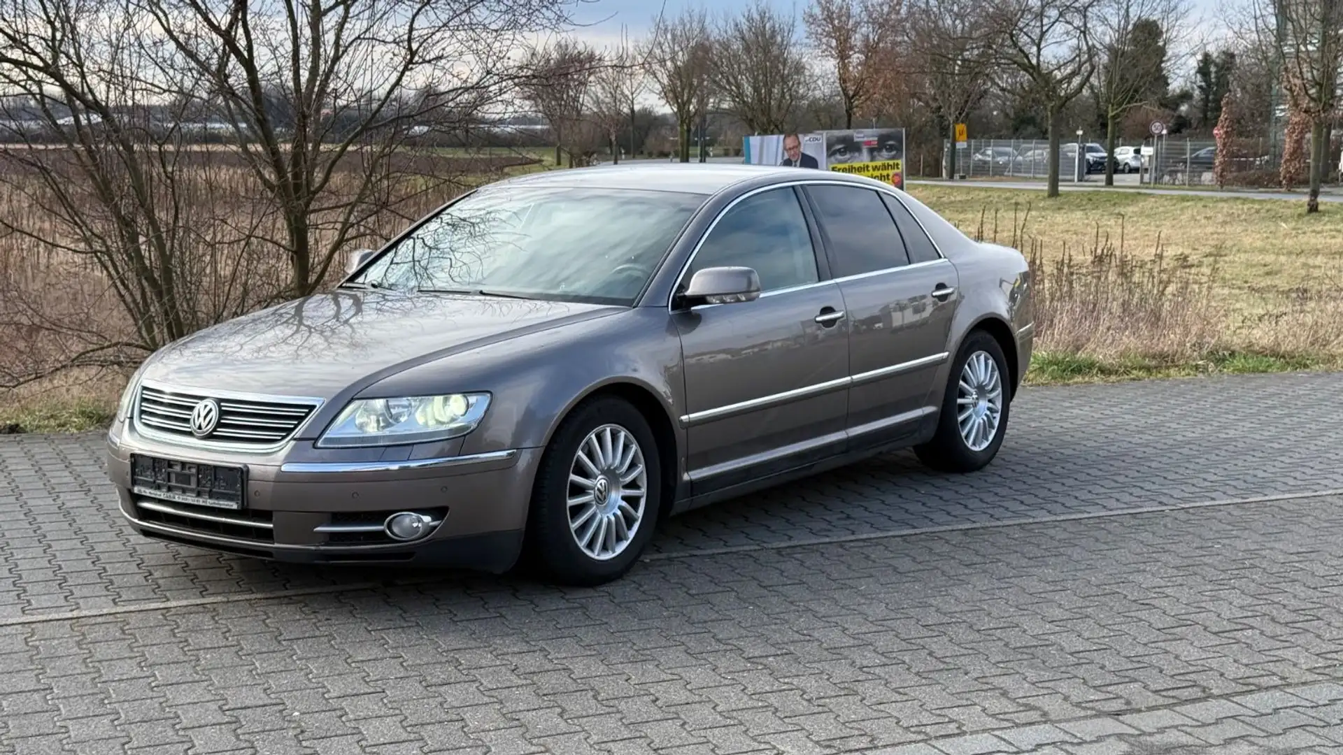 Volkswagen Phaeton V6 TDI 4Motion*LEDER*NAVI*LÄUFT SEHR GUT Grau - 1