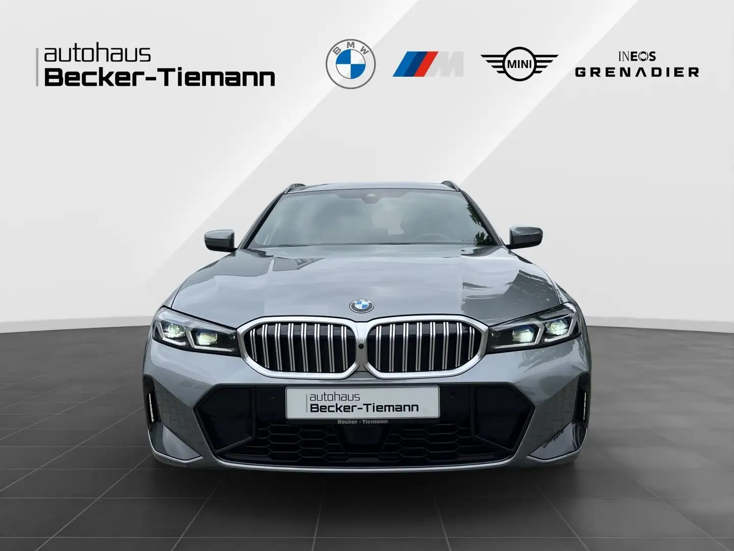 BMW 330 d xDrive Touring M-Sport NP:82.200,- AHK HUD Pano Grau - 2