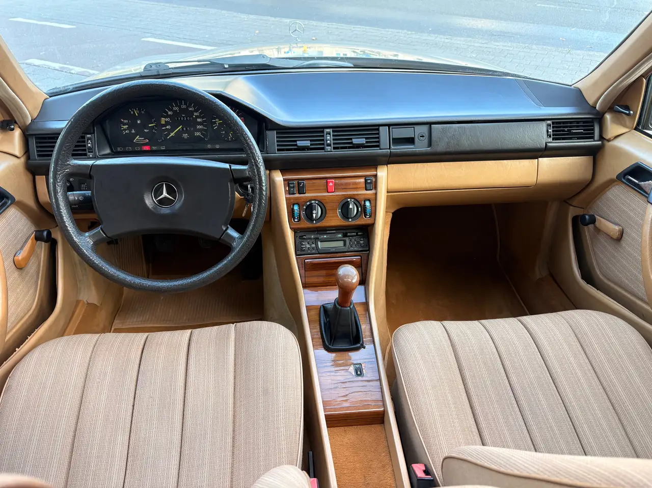 Mercedes-Benz E 230, foto 8