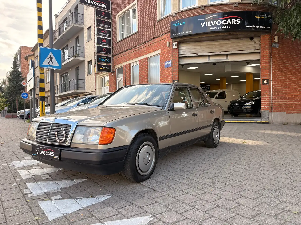Mercedes-Benz E 230, foto 1