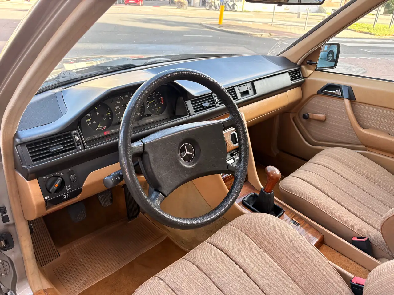 Mercedes-Benz E 230, foto 5
