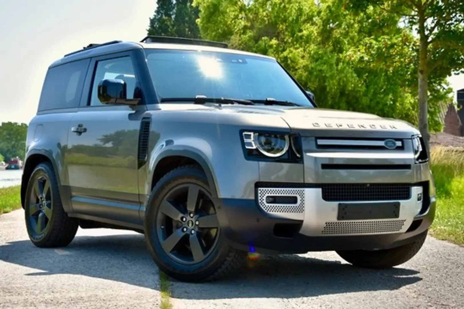 Land Rover Defender 90 R-Dynamic **FULL OPTION** LICHTE VRACHT Grau - 1