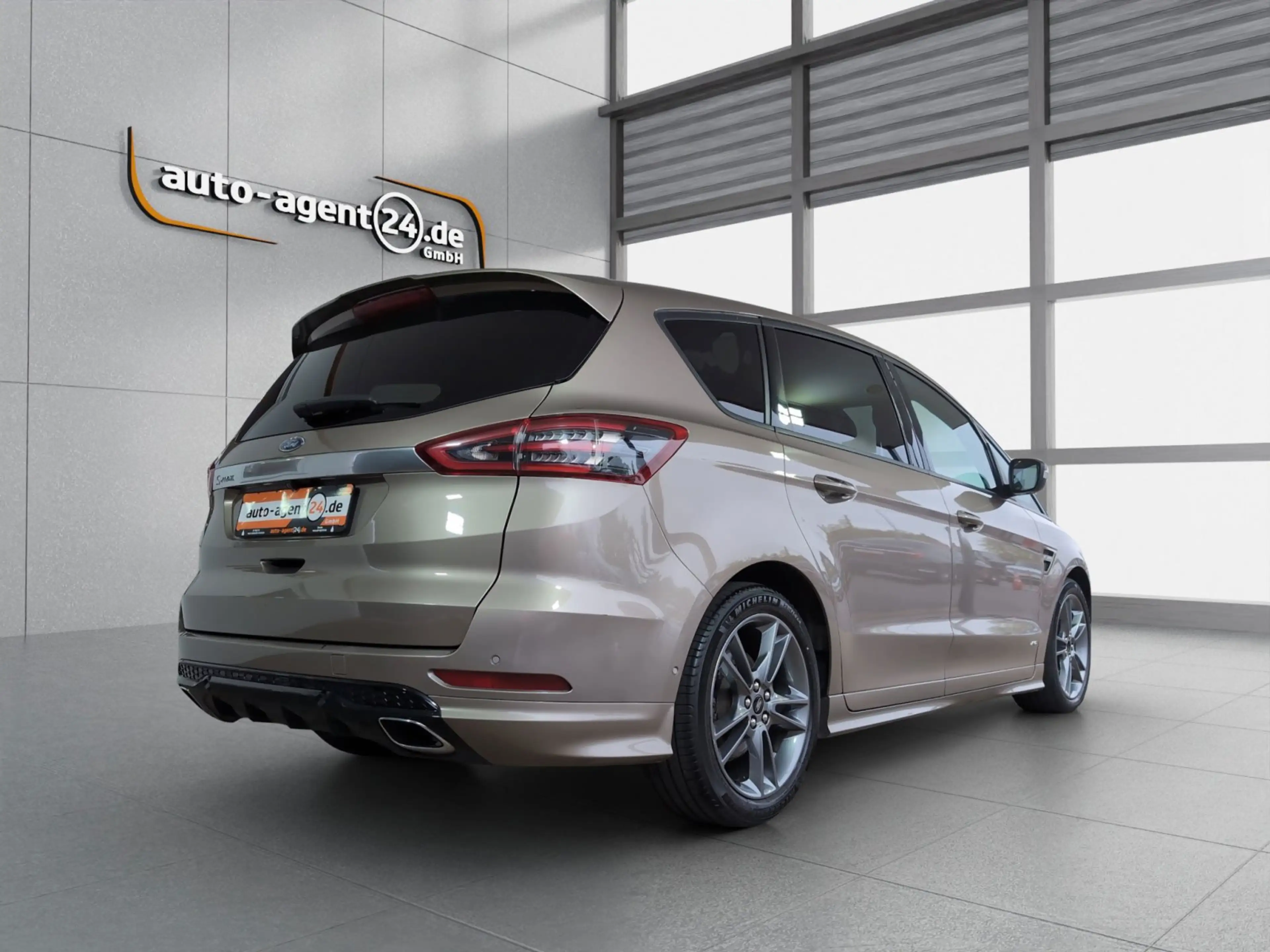 Ford S-Max 2.0 EcoBlue AWD ST-Line/Pano/ACC/AHK/7-Sitze — photo 4