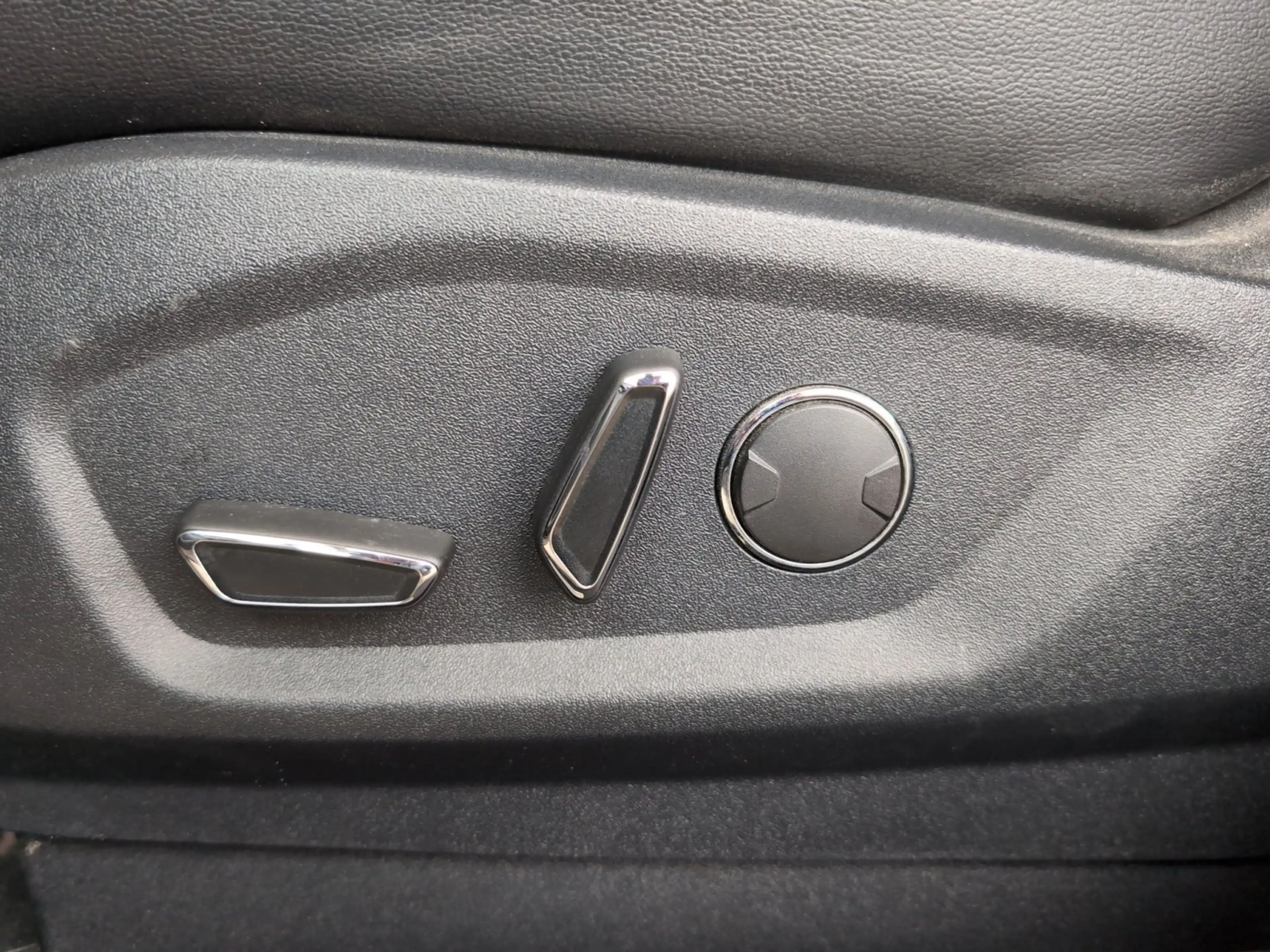 Ford S-Max 2.0 EcoBlue AWD ST-Line/Pano/ACC/AHK/7-Sitze — photo 12
