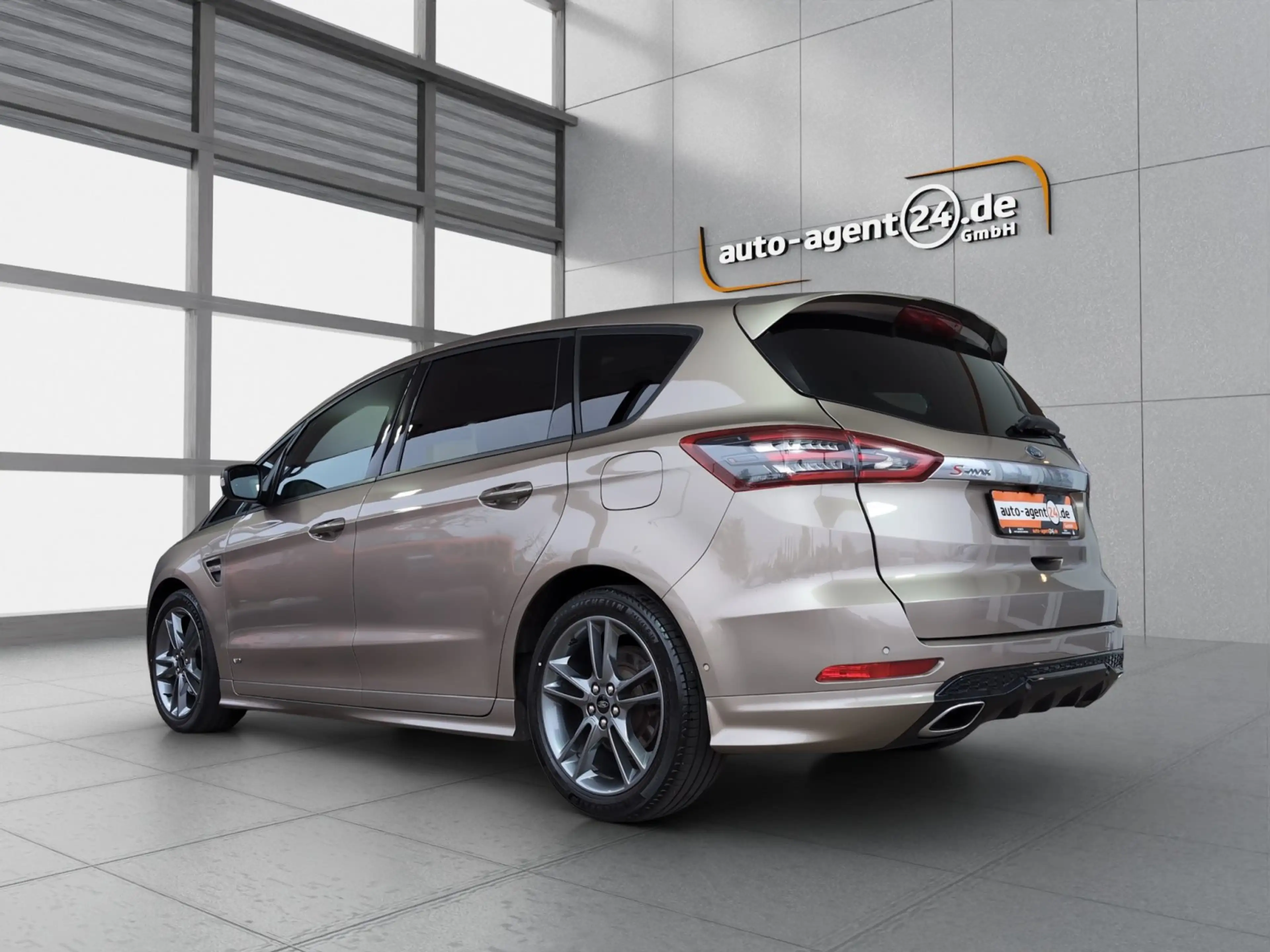 Ford S-Max 2.0 EcoBlue AWD ST-Line/Pano/ACC/AHK/7-Sitze — photo 3