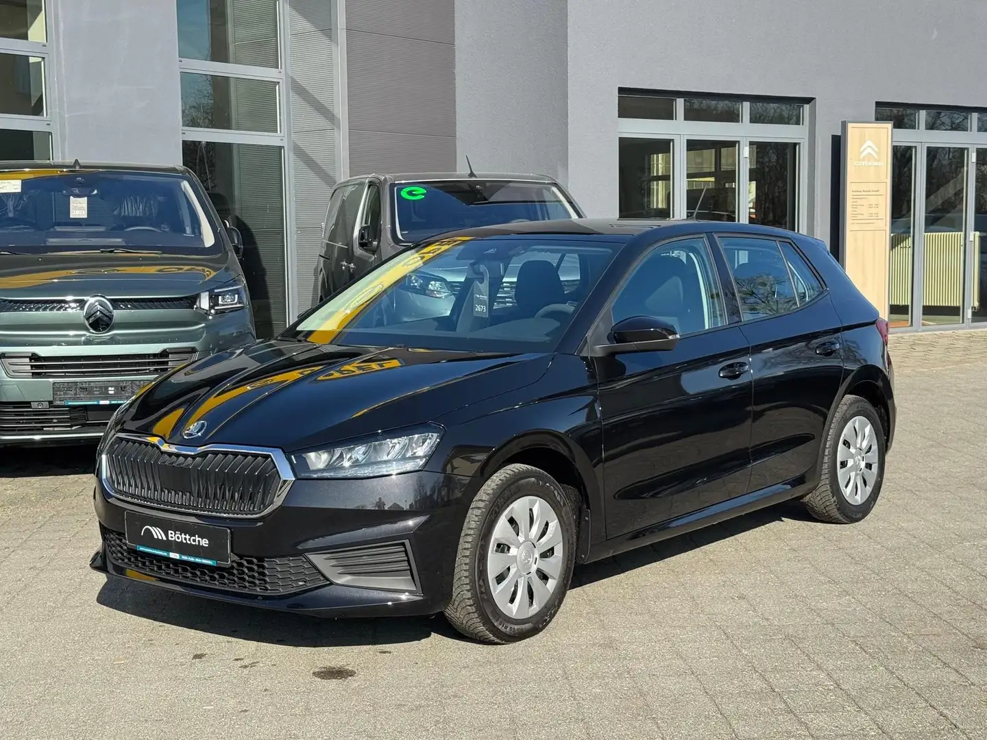 Skoda Fabia 1.0 Active *SHZ*KLIMA*PDC*BLUETOOTH* Schwarz - 2