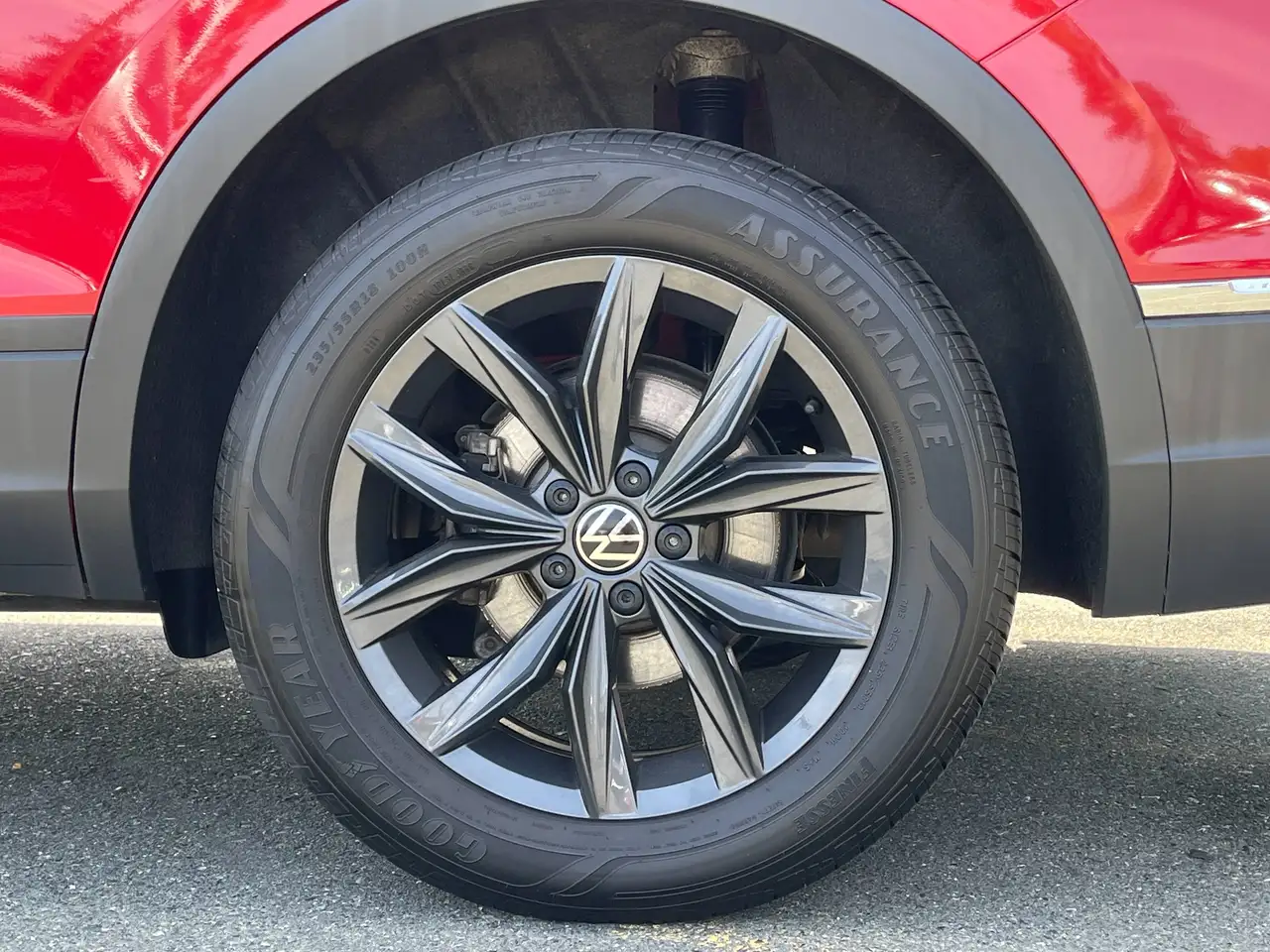 Volkswagen Tiguan снимка Volkswagen Tiguan