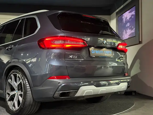 BMW X5 view 12