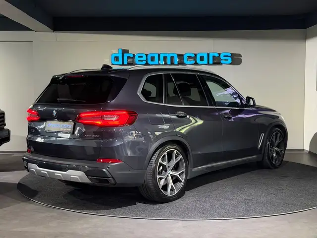BMW X5 view 5