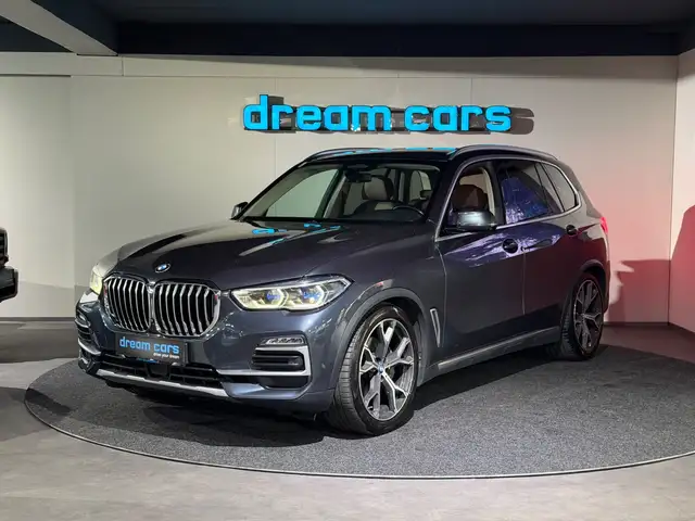 BMW X5 view 16