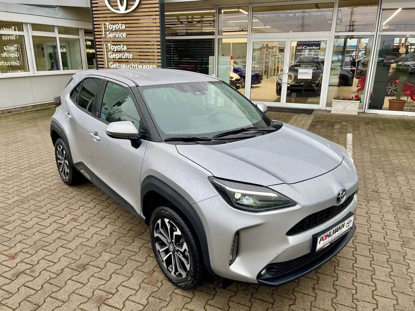 Toyota Yaris Cross Team D *WINTER*SAFETY Argent - 2