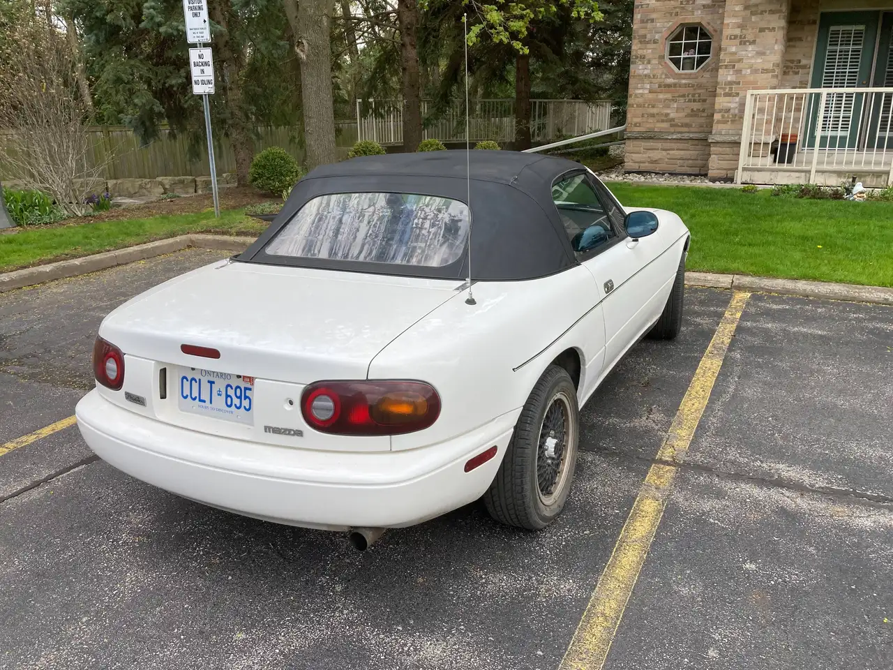 Mazda MX-5 Miata снимка Mazda MX-5 Miata