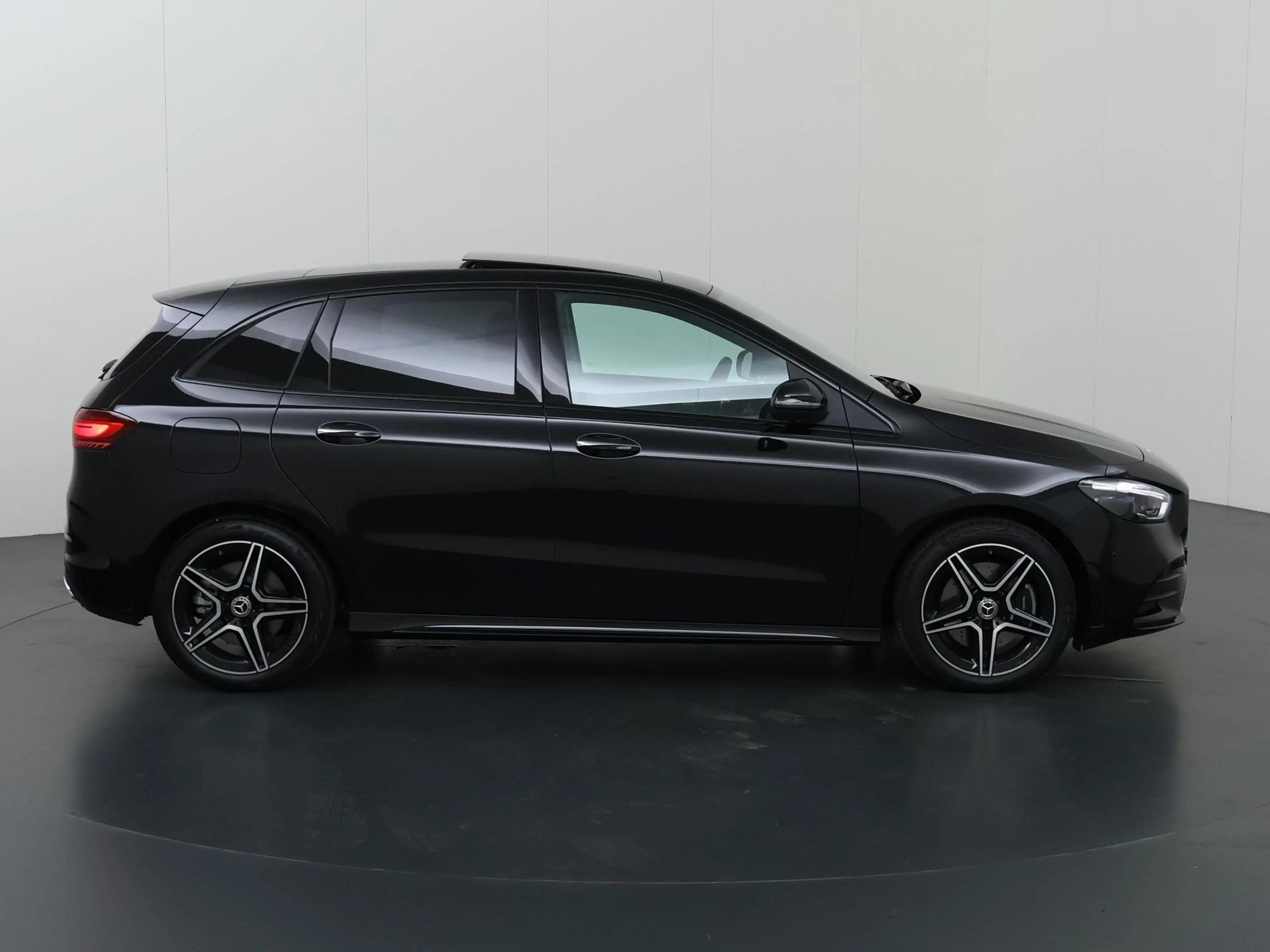 Mercedes-Benz B 250 250e Business Solution AMG | Panoramaschuifdak | N — photo 6