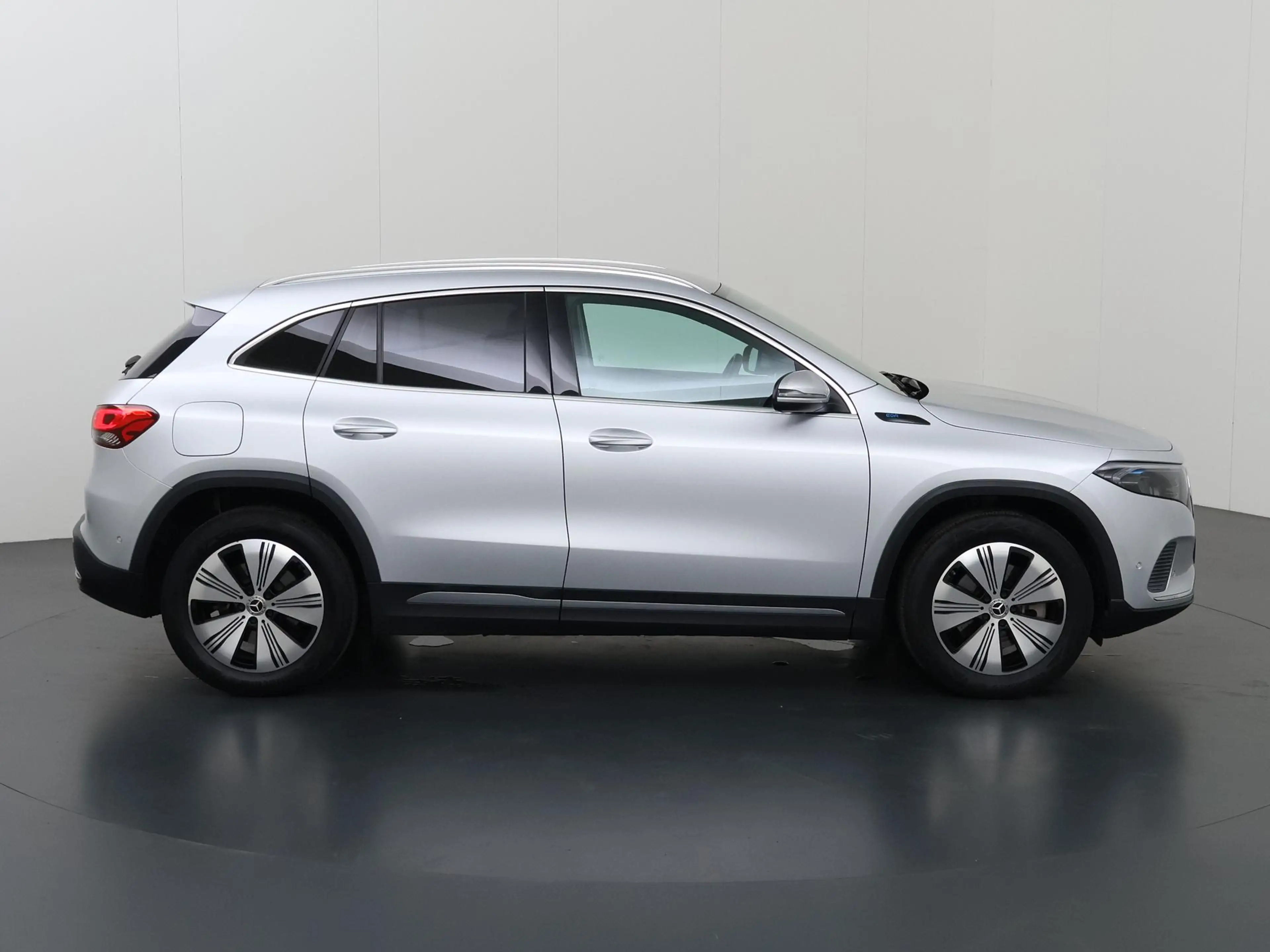 Mercedes-Benz EQA 250 Business Solution Luxury 67 kWh | Achteruitrijcame — photo 6