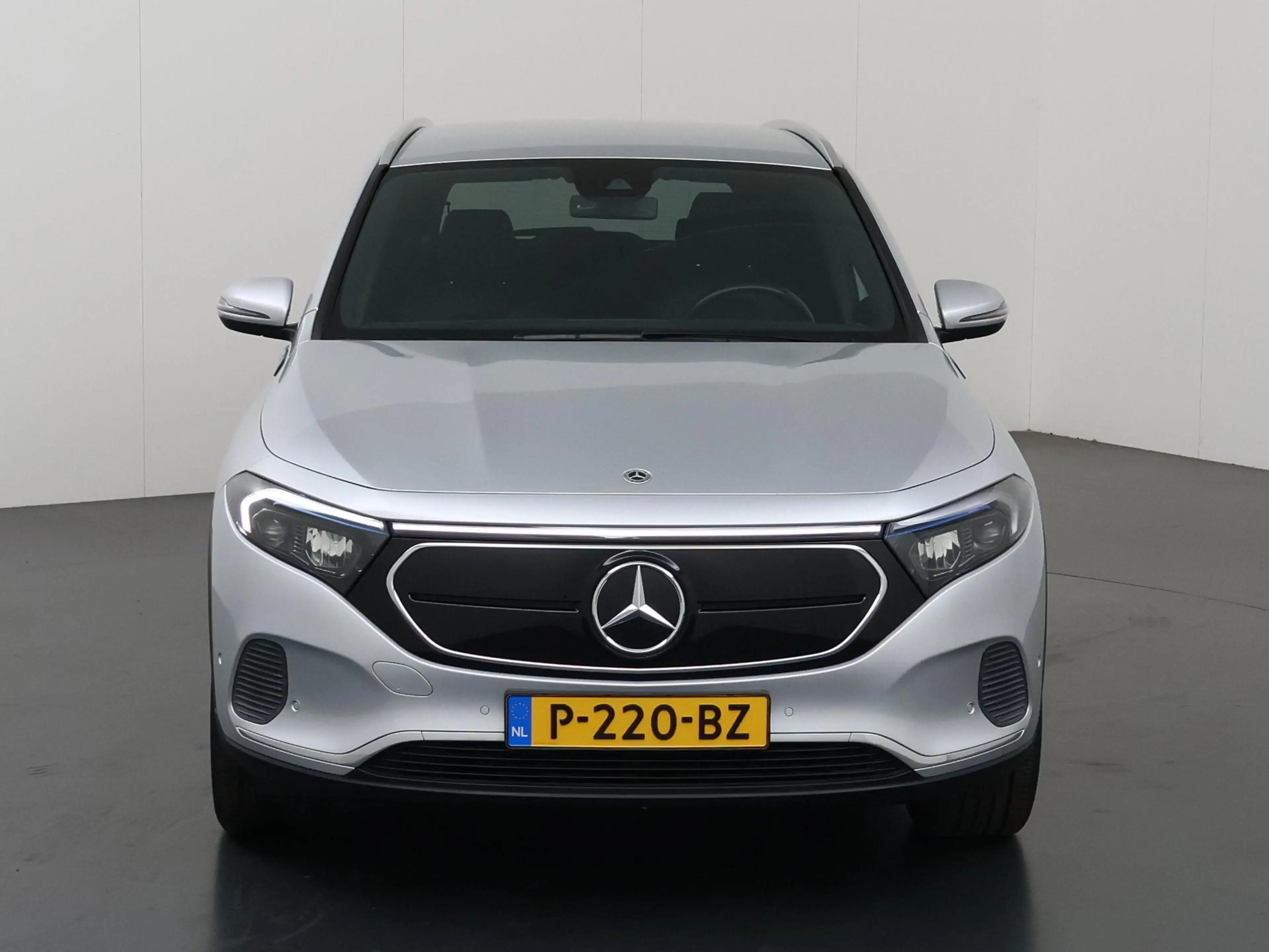Mercedes-Benz EQA 250 Business Solution Luxury 67 kWh | Achteruitrijcame — photo 3