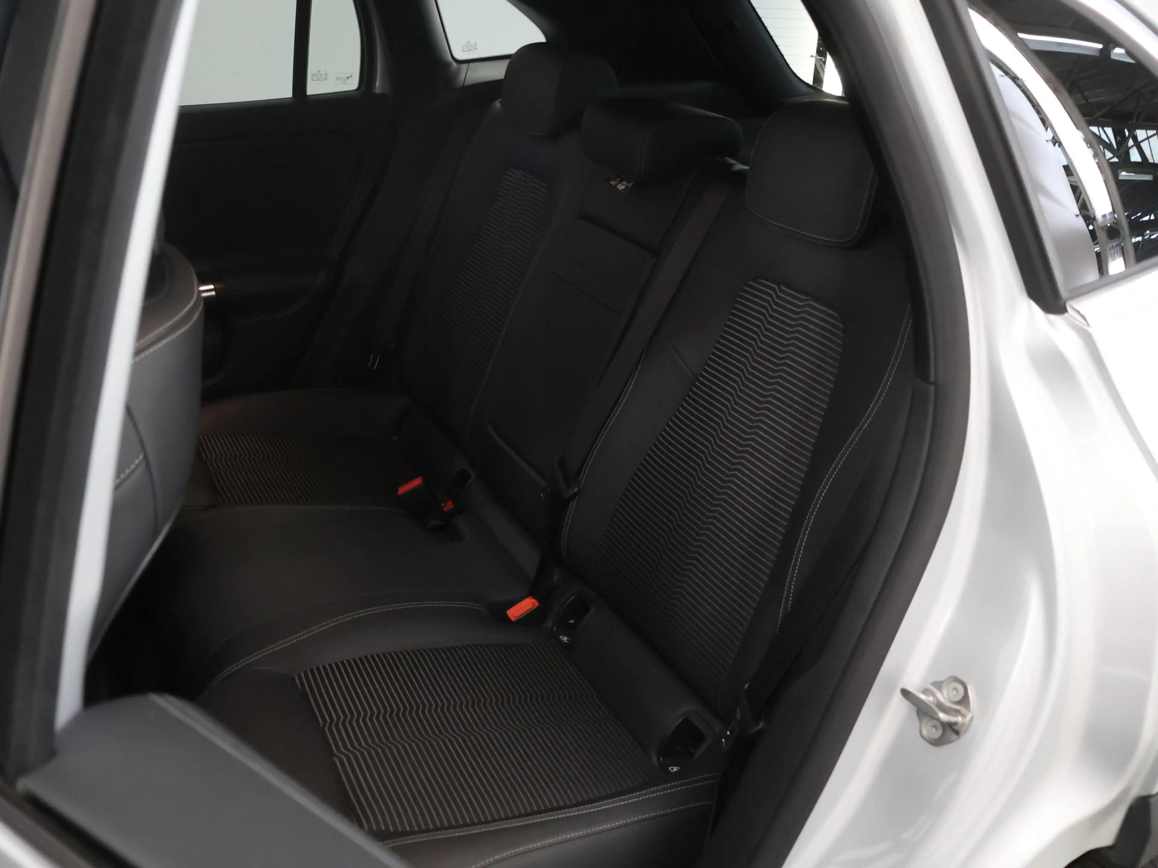 Mercedes-Benz EQA 250 Business Solution Luxury 67 kWh | Achteruitrijcame — photo 11