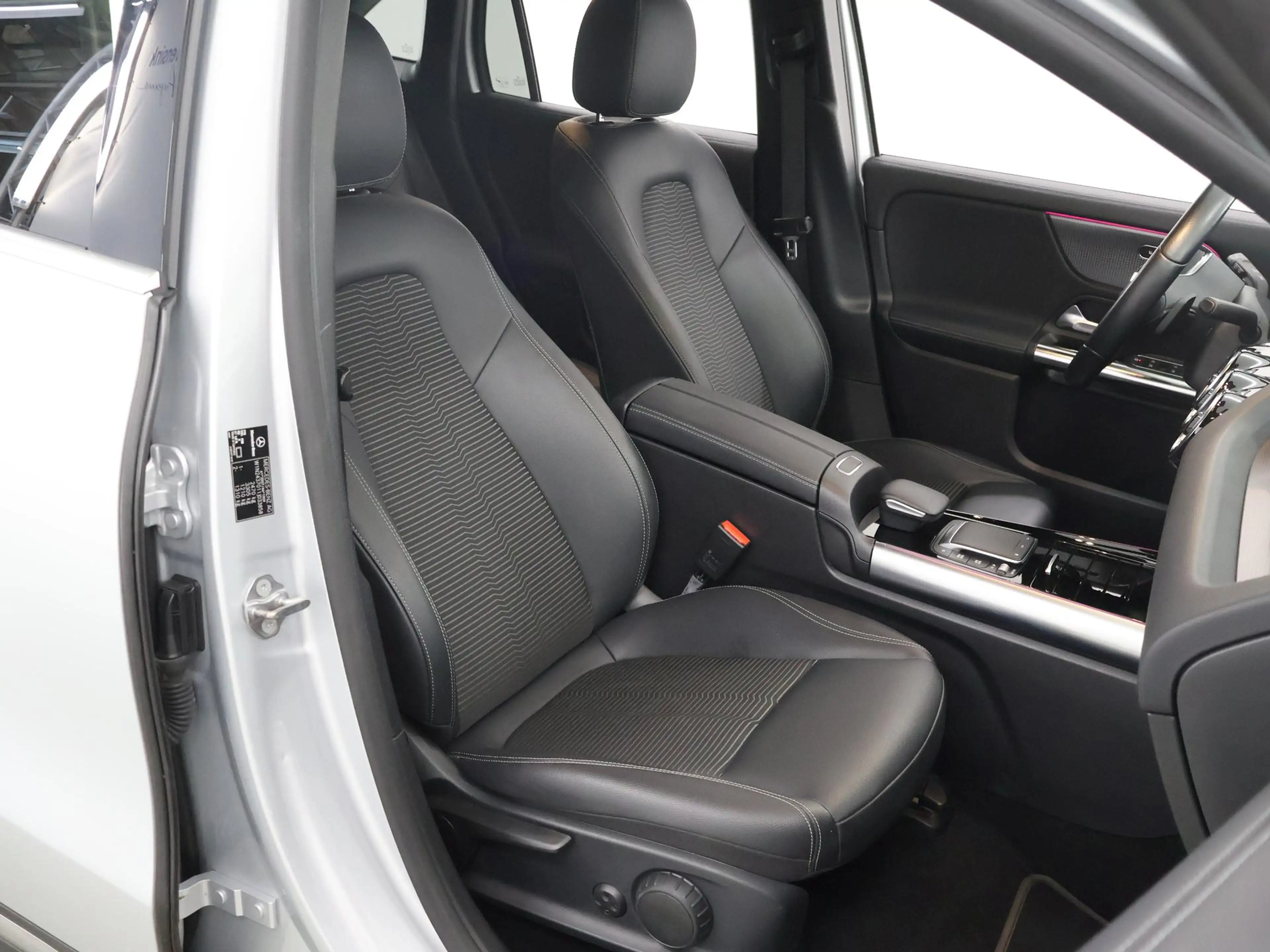Mercedes-Benz EQA 250 Business Solution Luxury 67 kWh | Achteruitrijcame — photo 10