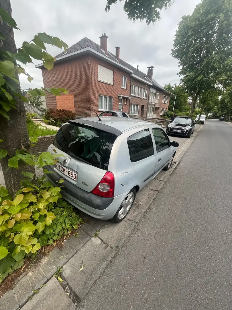 Renault Clio 1.4i Fidji - 2