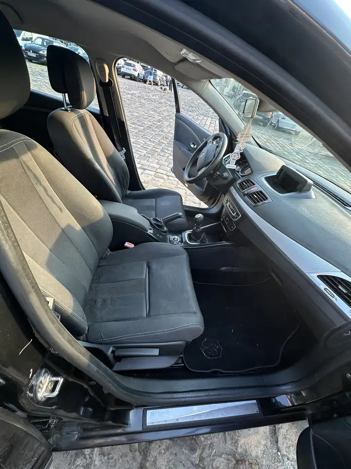 Renault Megane Berline — photo 11