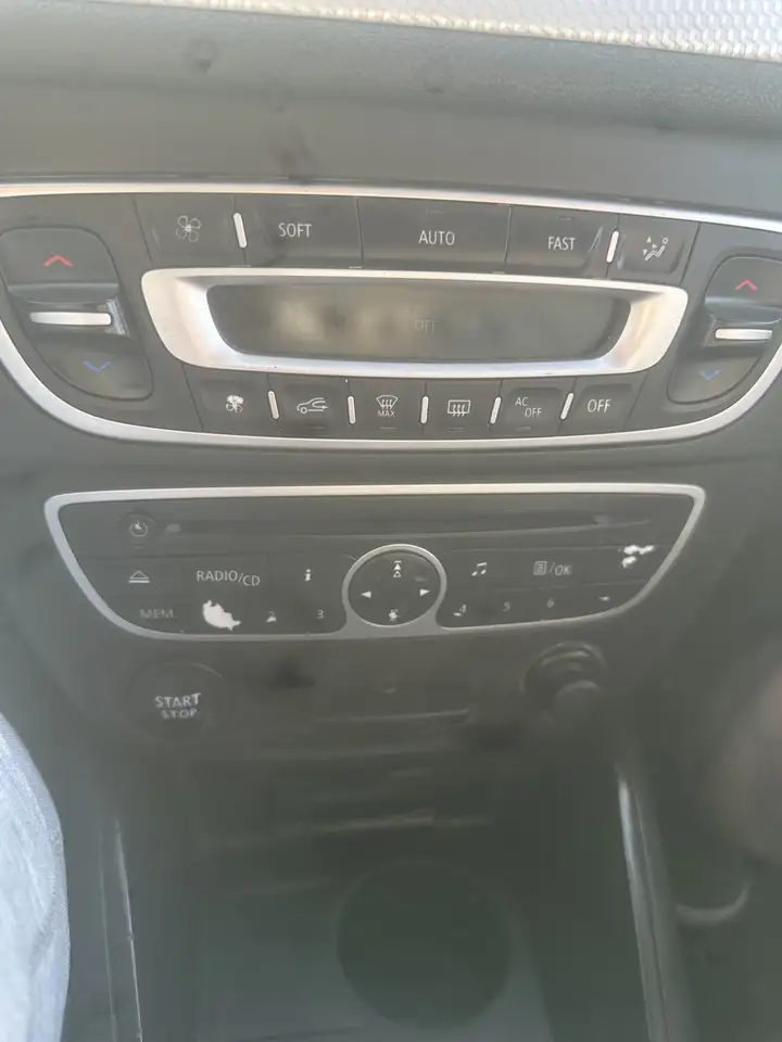 Renault Megane Berline — photo 15