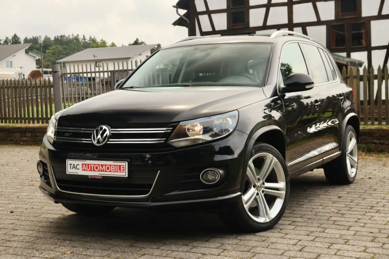 Volkswagen Tiguan R-line Cup BMT 4Motion AHK NAVI PDC Noir - 1