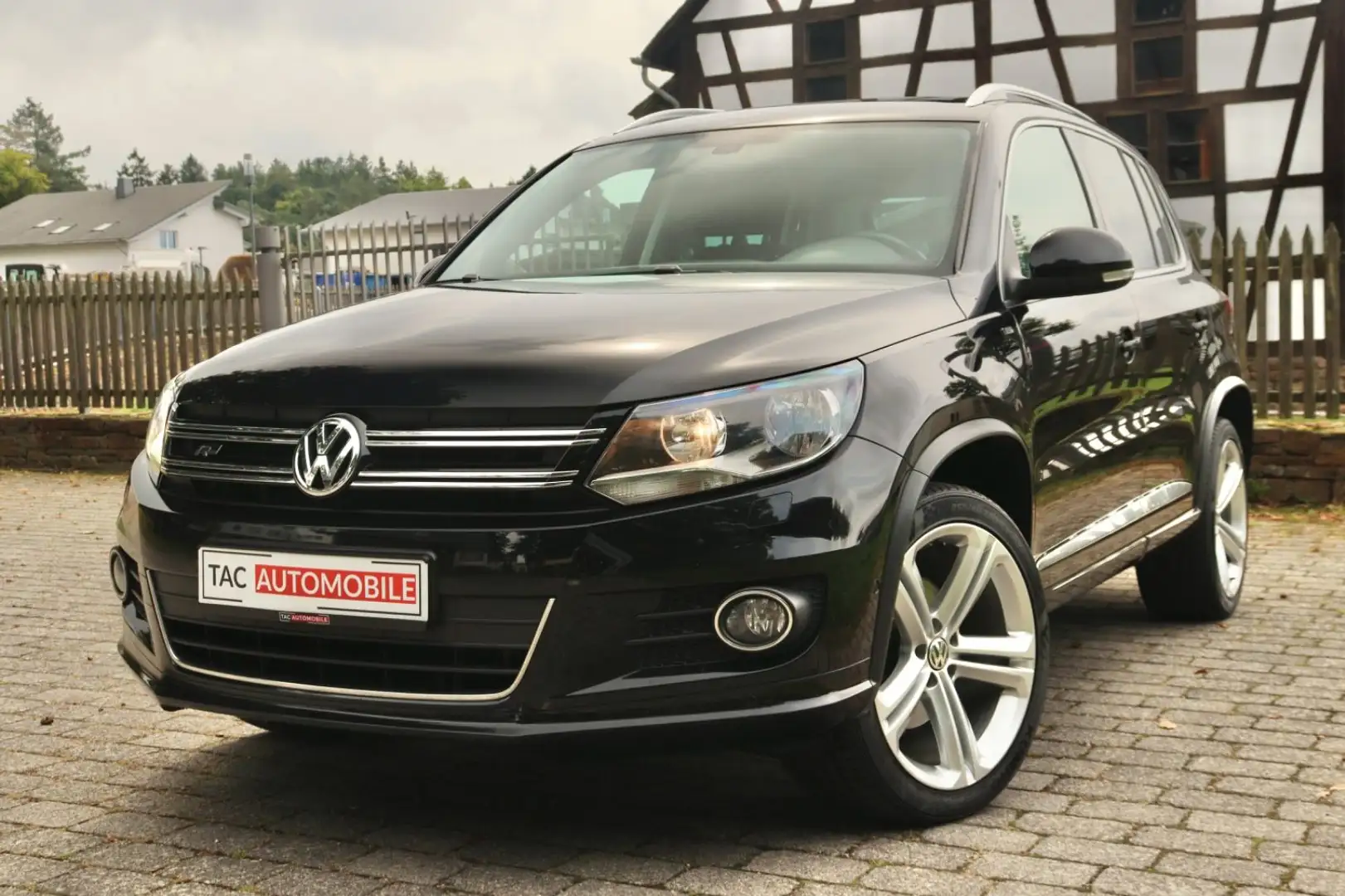 Volkswagen Tiguan R-line Cup BMT 4Motion AHK NAVI PDC Noir - 2