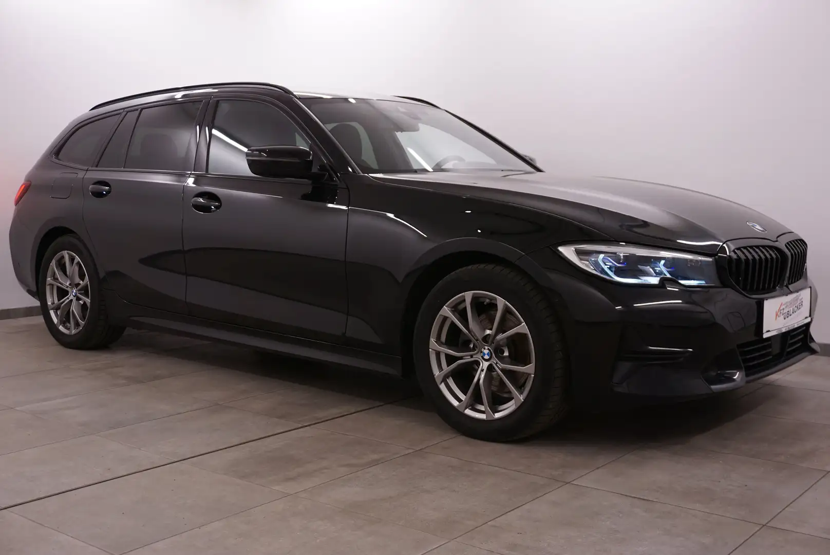 BMW 320 d Sport Line // Laser // Anhängervorr. // ACC Schwarz - 1