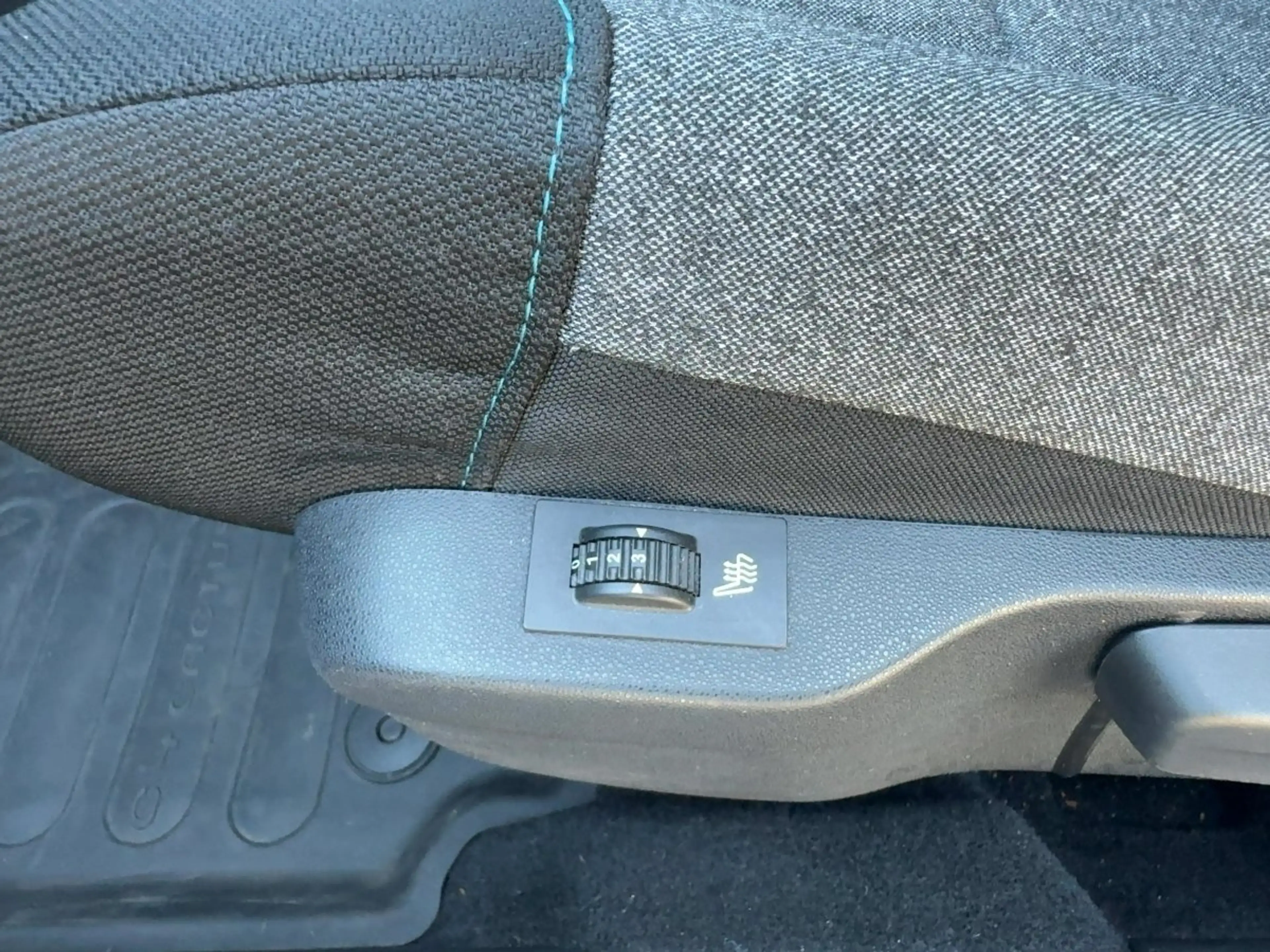 Citroen C4 Cactus 130 Shine *Pano*CarPlay*Kamera* — photo 14