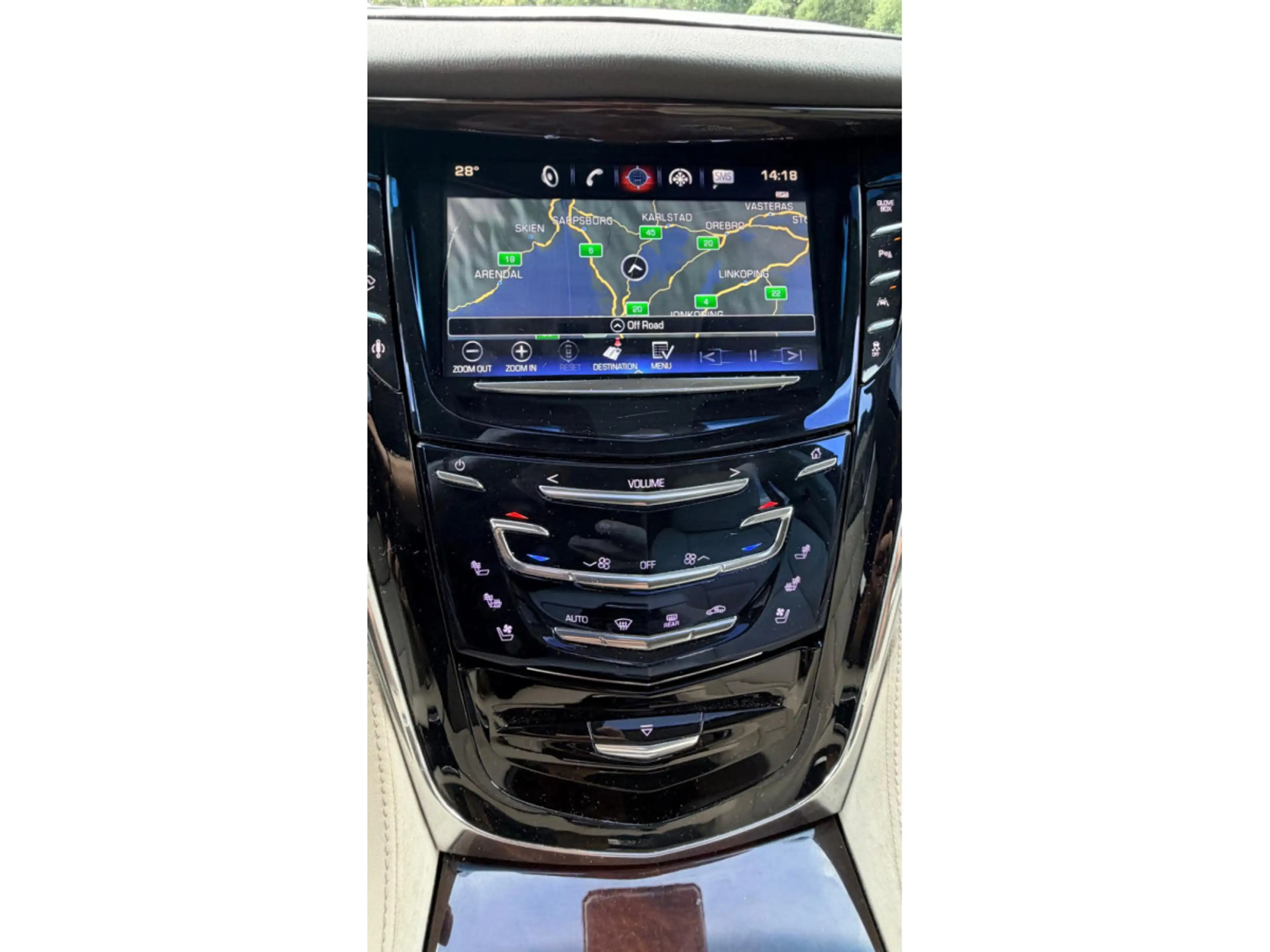 Cadillac Escalade 6.2 V8 — photo 13
