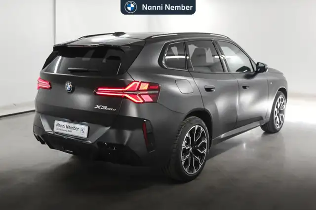 BMW X3 view 4