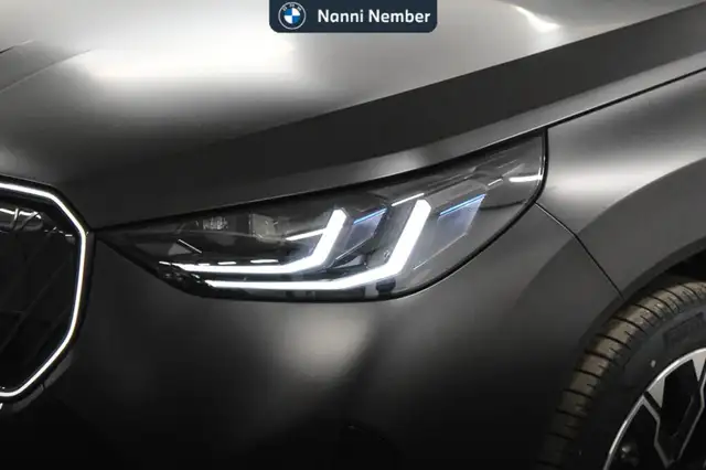 BMW X3 view 5