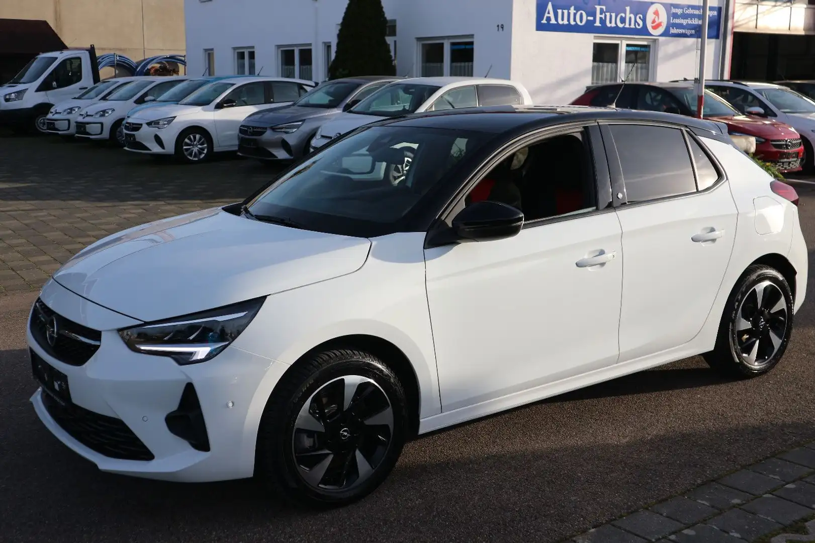 Opel Corsa -e GS Line Teilleder LED KAMERA SHZ NAVI Weiß - 1