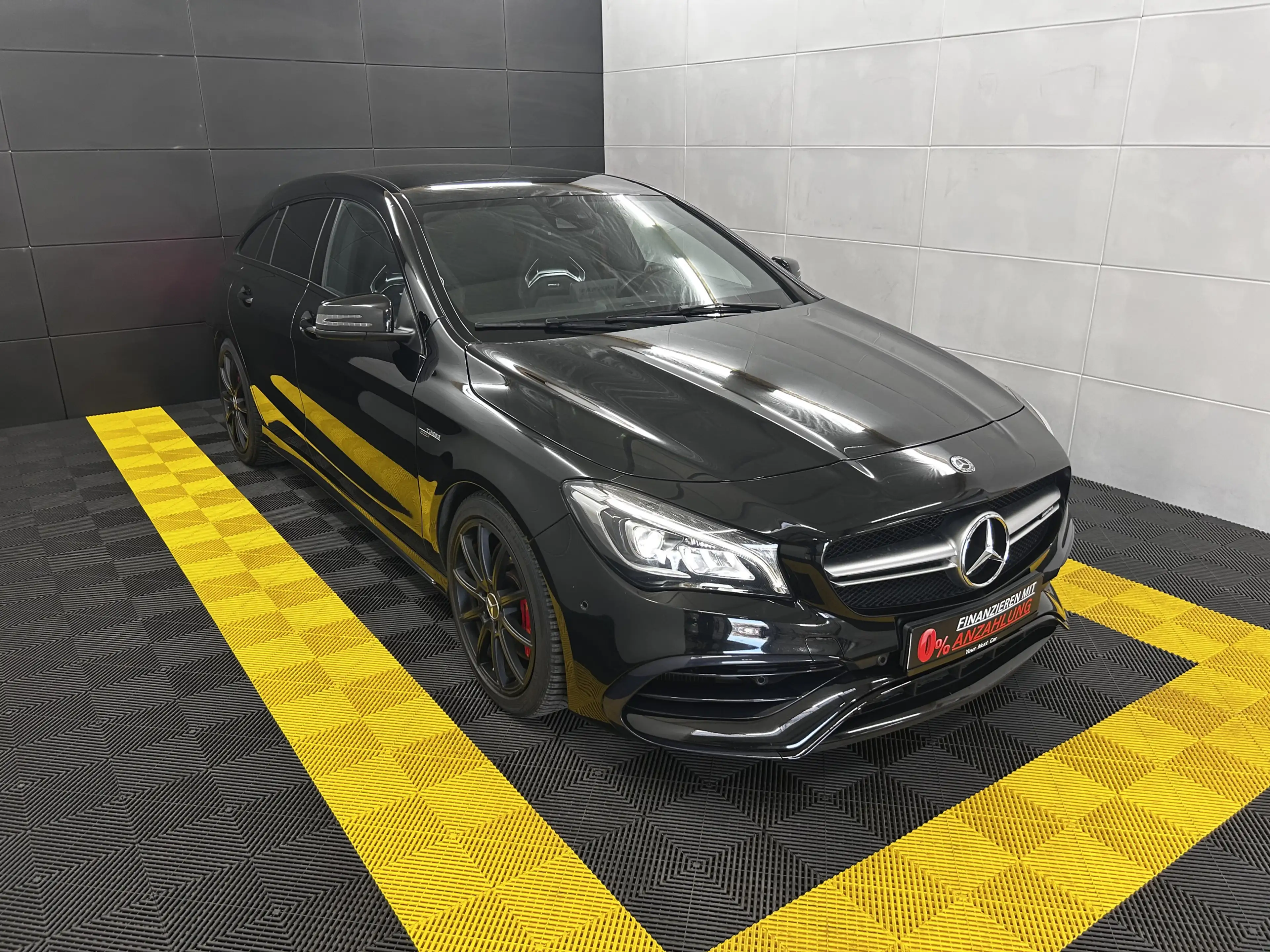 Mercedes-Benz CLA 45 AMG 4Matic+Pano+H&K+Memory — photo 3