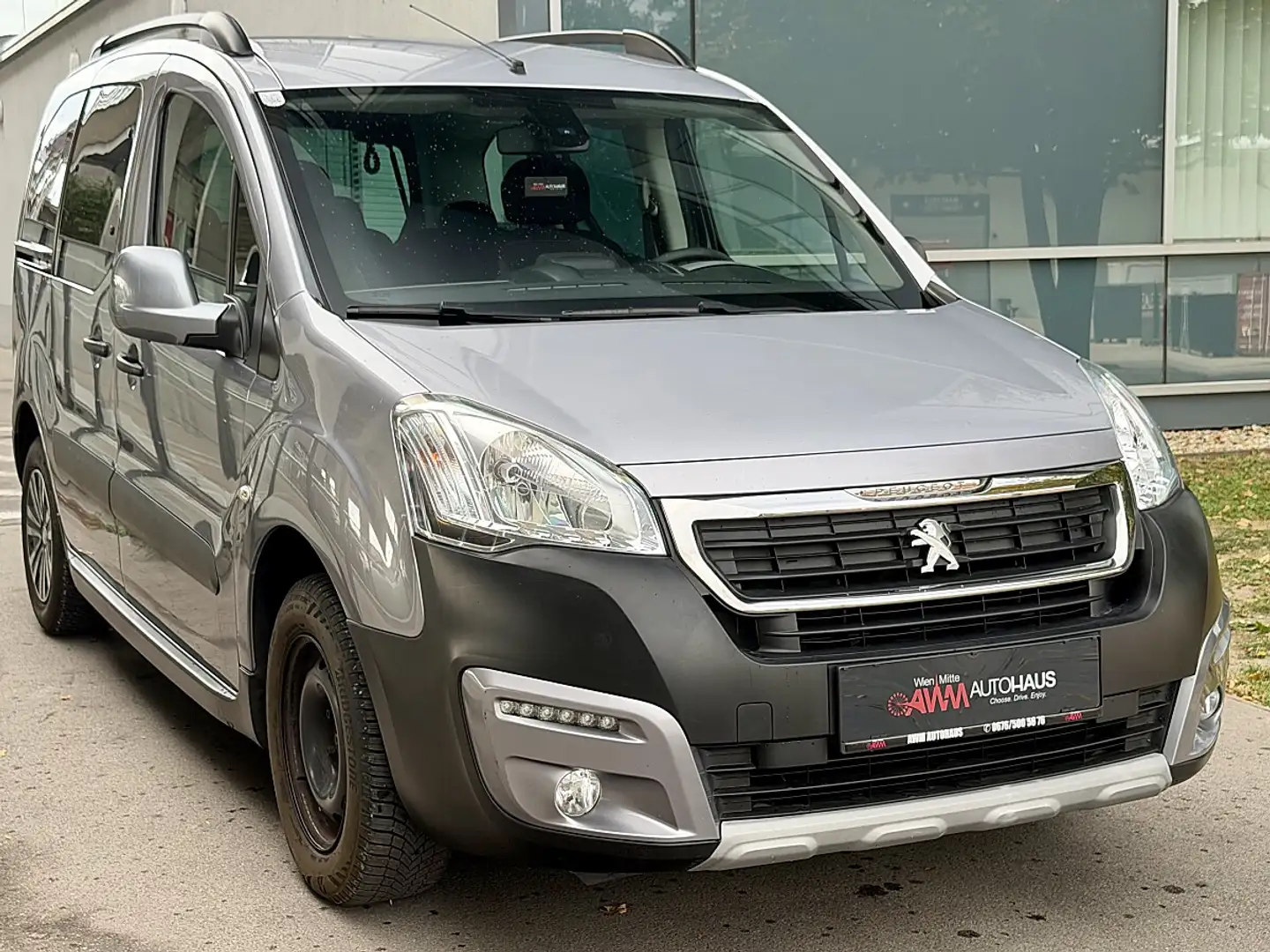 Peugeot Partner Tepee Classic 1,6 HDi 75 | 5-Sitzer | Schiebetür Grau - 2